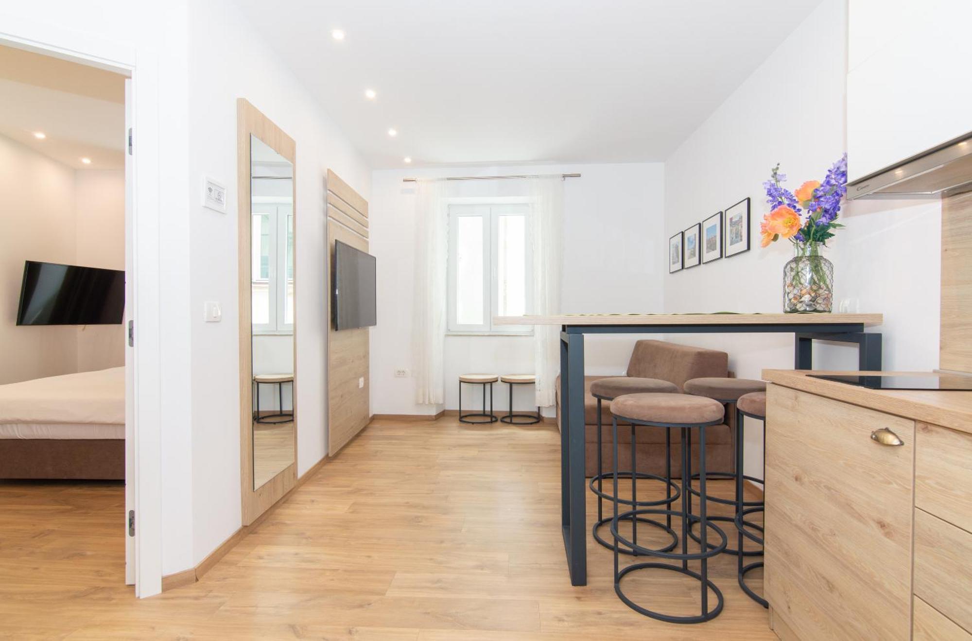 Casa Mia - Apartments & Suites Κόπερ Εξωτερικό φωτογραφία